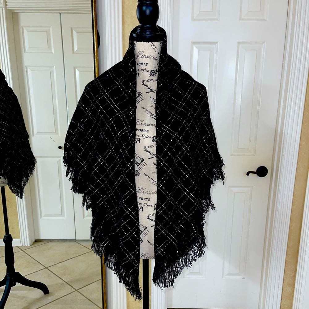 Pashmina, Wrap, Scarf Stunning Black & Gold Metallic